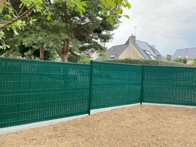 Panneaux rigides et occultant PVC