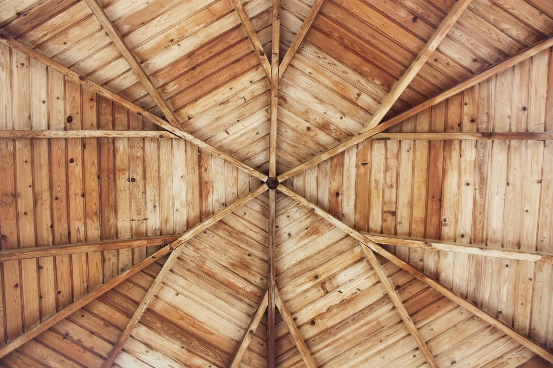 Carport, abri et cabane de jardin à Moëlan-sur-Mer : conseils et